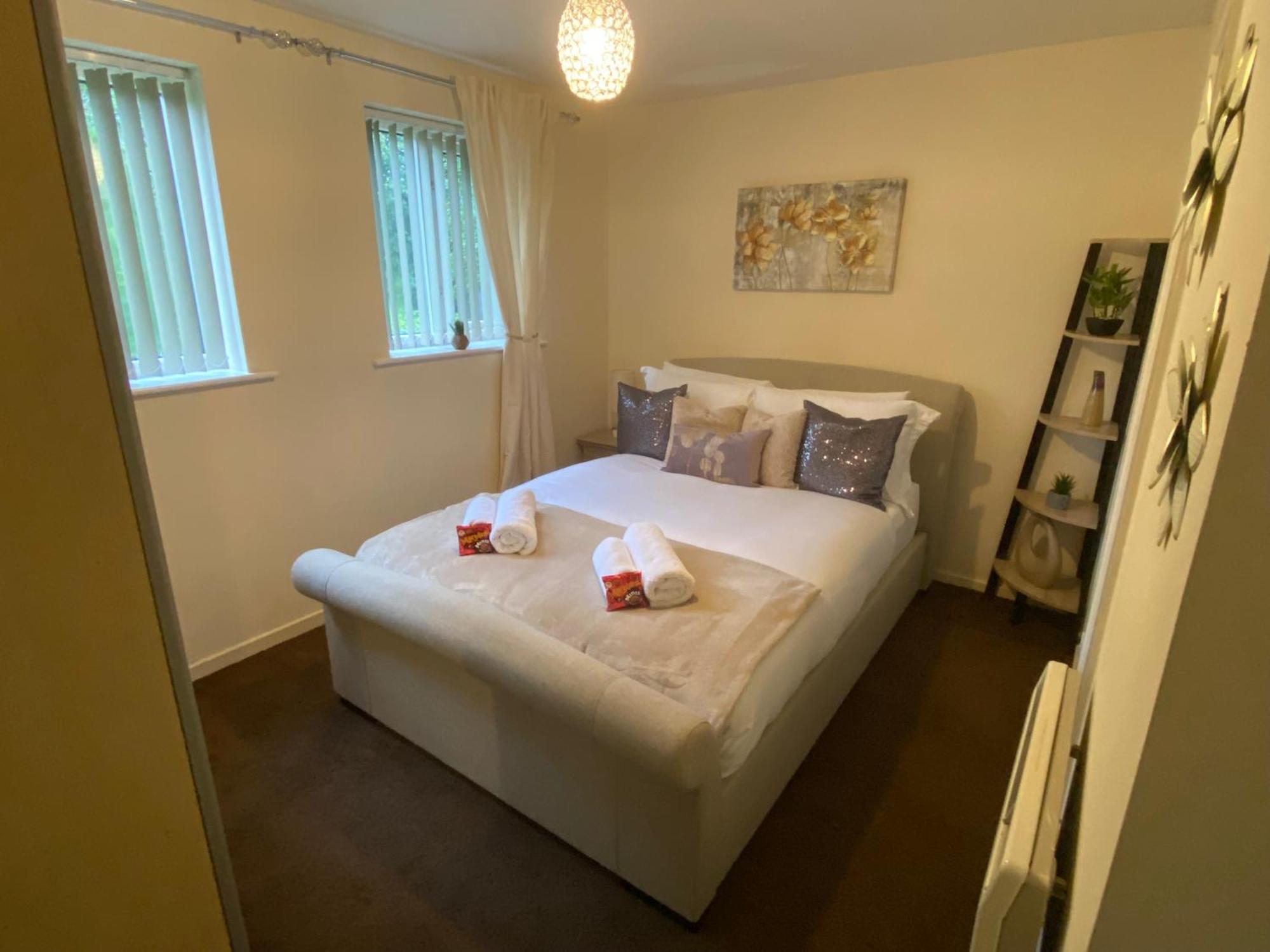 Lovely 2 Dbl Bed Apartment Near Heaton Park And North Manchester Hospital With Parking 外观 照片