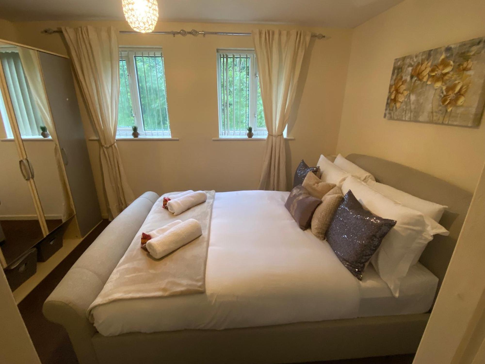 Lovely 2 Dbl Bed Apartment Near Heaton Park And North Manchester Hospital With Parking 外观 照片